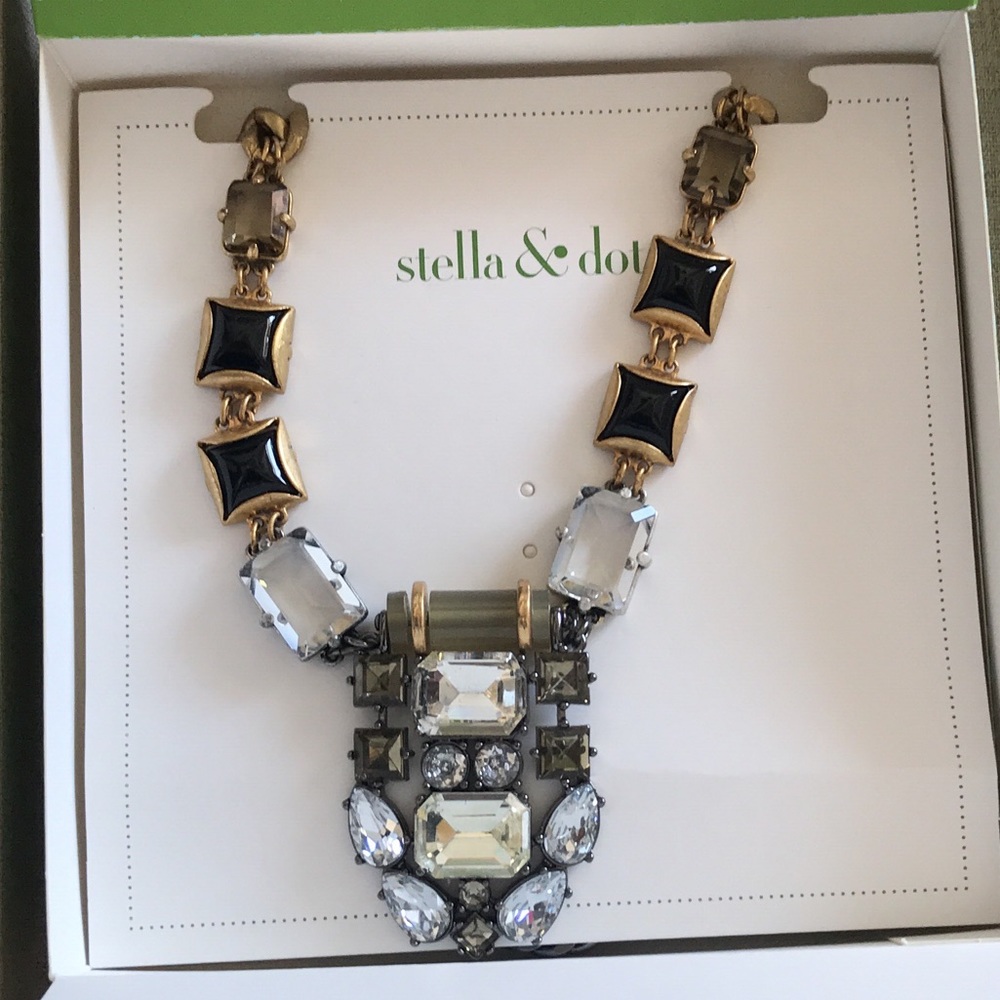 STELLA AND DOT PHOENIX PENDANT